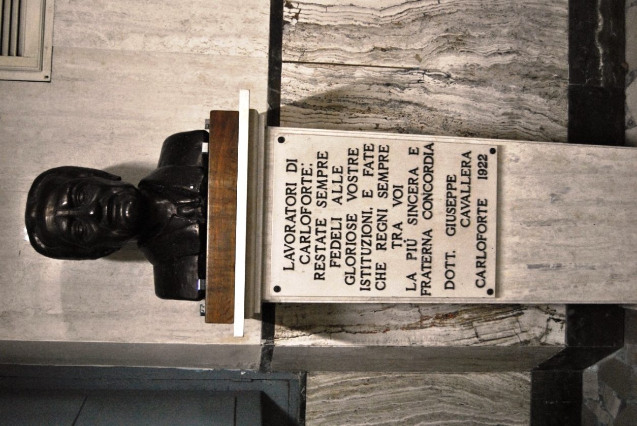 Giuseppe Cavallera's bust.JPG